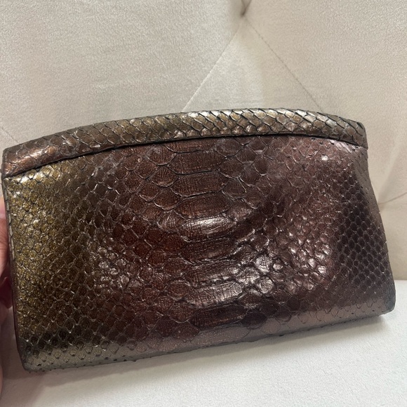 Chanel iridescent Metallic Snakeskin Cc Clutch - Picture 6 of 10